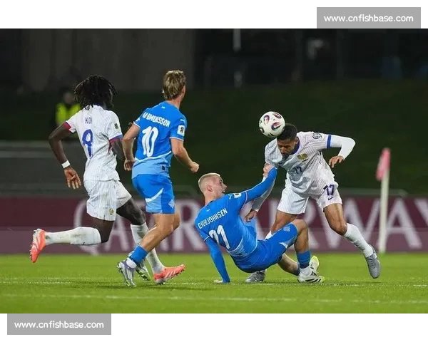 今日足球赛场激烈对决精彩瞬现球队争夺胜利焦点揭秘