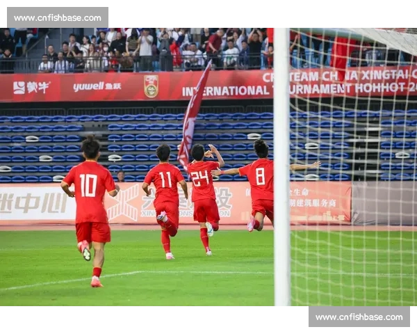 今日足球激战连连,焦点对决引爆球迷热情 今日足球激战连连,焦点对决引爆球迷热情